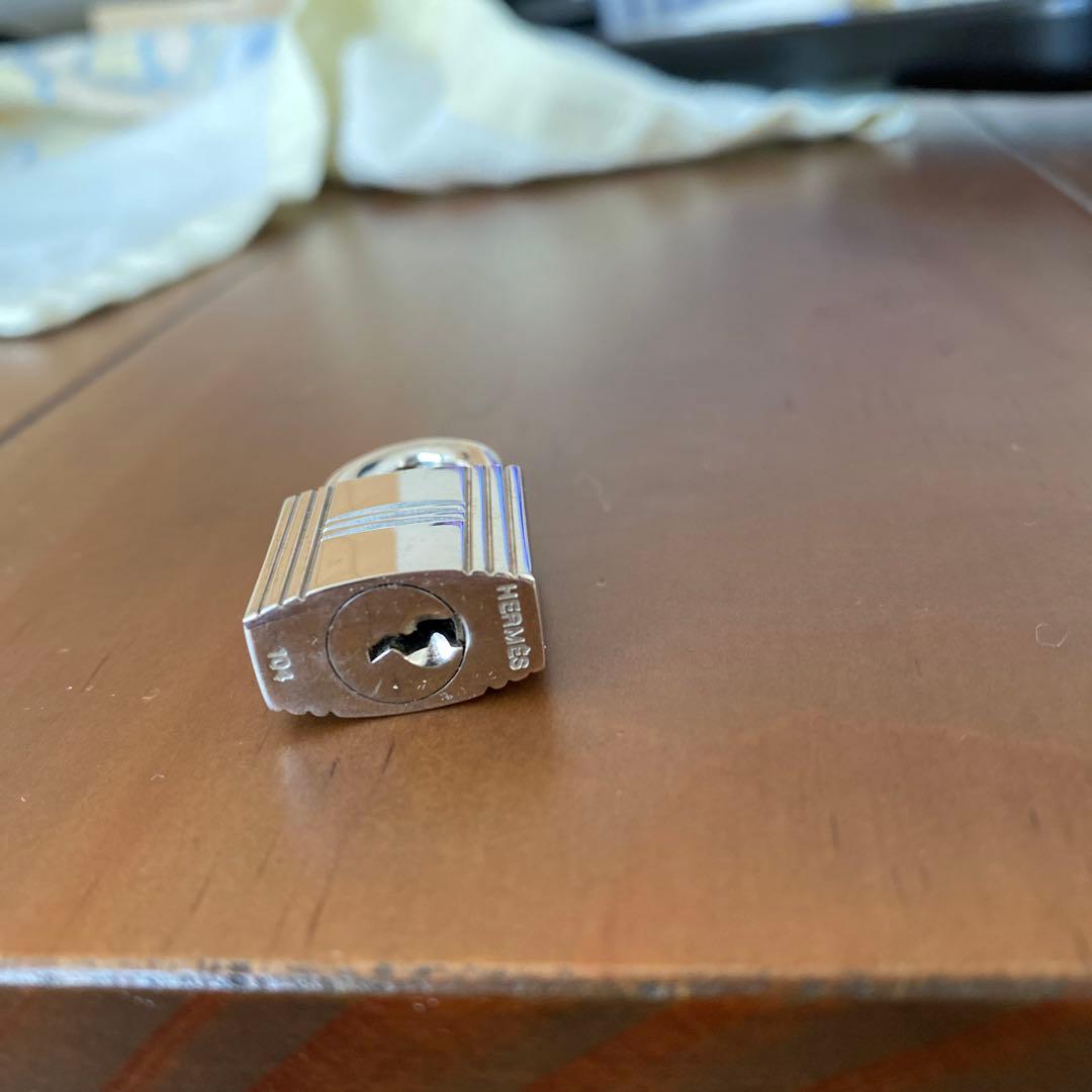 美品 エルメス シルバー カデナ 南京錠 パドロック 鍵 キー NO 104