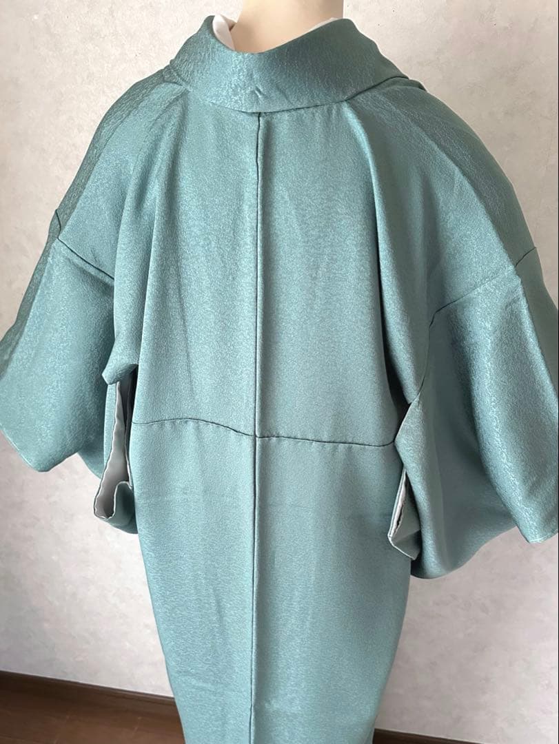 a09【在庫処分・特価】未使用 青緑 織柄 正絹 色無地 裄 64.5 色無地 着物 フルセット 正絹 青緑 しつけ糸 地紋花柄 シンプル D2