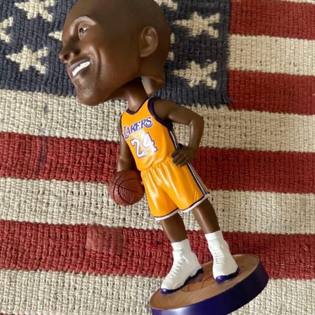Kobe Bryant Bobblehead 24 レイカーズ ボブルヘッド人形
