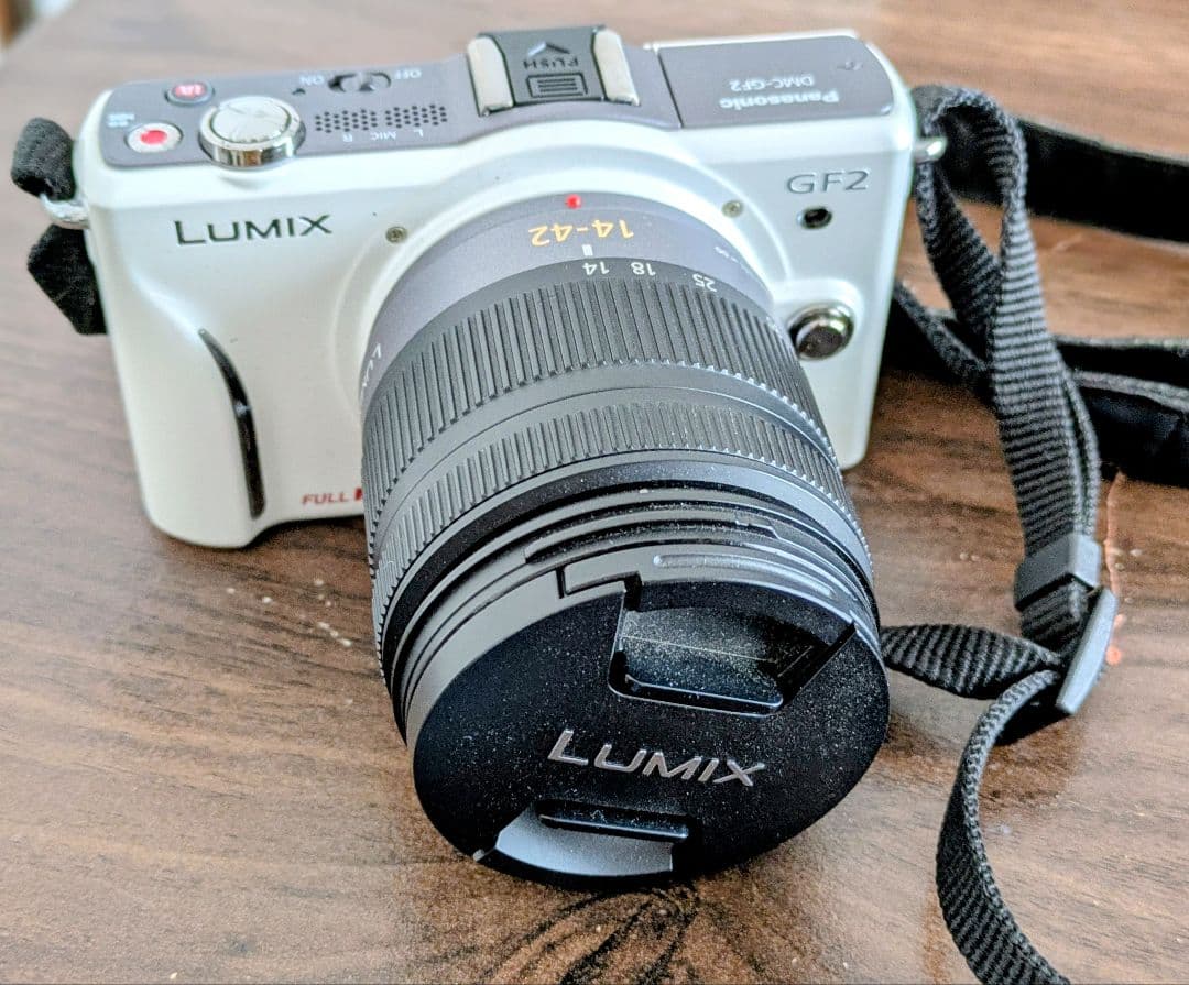LUMIX GF2 ミラーレスカメラ 14-42mm Amazon | パナソニック デジタル一眼カメラ GF2 ダブルレンズキット