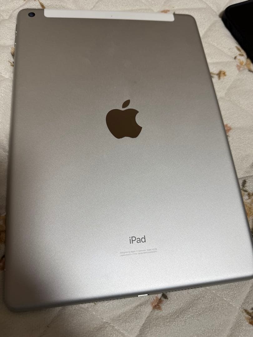 iPad 7th シルバー 32GB - メルカリ