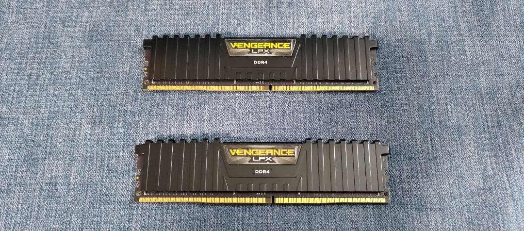 メモリー Corsair VENGEANCE LPX 32GB DDR4 2666MHz VENGEANCE® LPX 32GB (2 x 16GB) DDR4 DRAM 2666MHz C16 Memory Kit