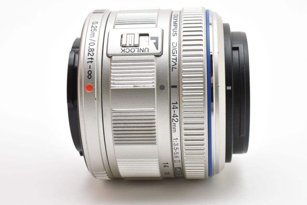 超美品 オリンパス M.zuikoレンズ 14-42 f3.5-5.6 シルバー