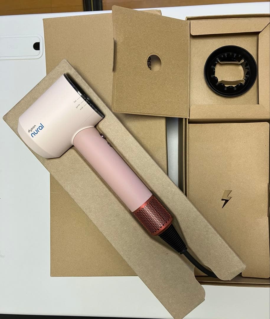 再値下げ！！】Dyson ヘアドライヤー 数量限定カラー さくらチェリー