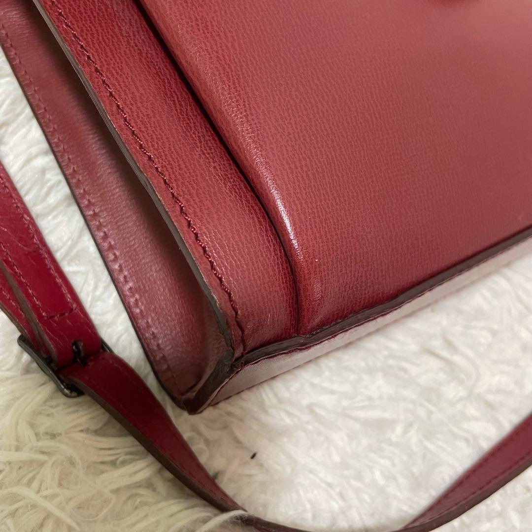 美品 フェラガモ カメラバッグ レッド シルバー金具 ロゴ刻印