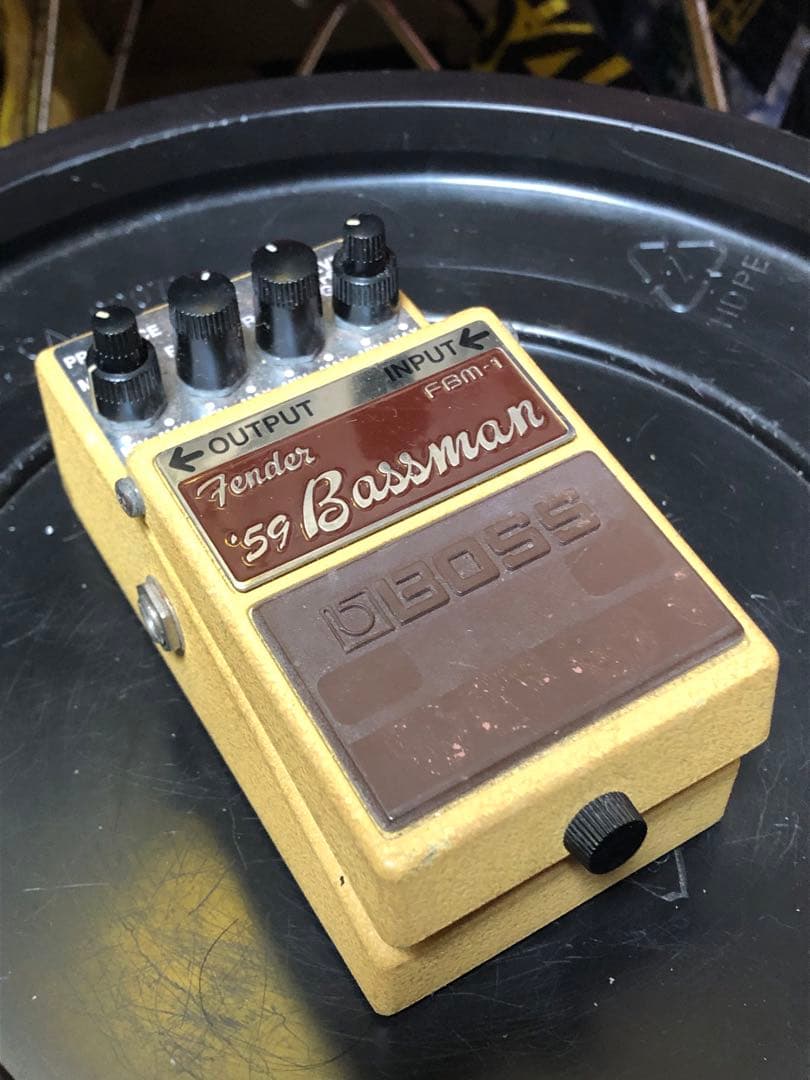 BOSS FBM-1 フェンダー'59ベースマンブライアンセッツァー好きに