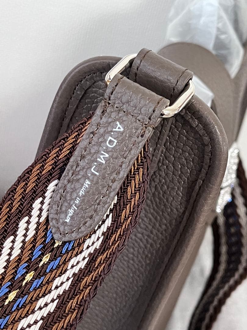 美品】ADMJ アールデコモチーフ クロスボディバッグ - メルカリ