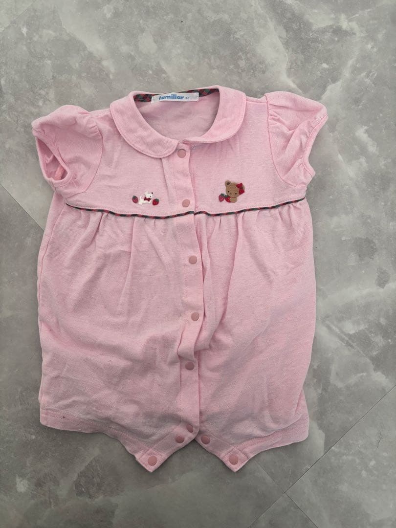 美品】定価1万3200円familiar ファミリア ピンクロンパース 80 - メルカリ