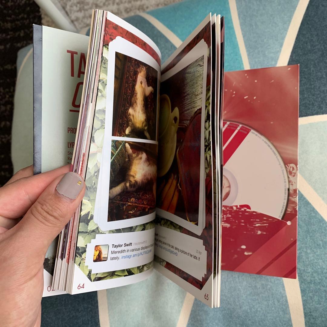 RED Taylor Swift フォトブック付き 限定版 - メルカリ