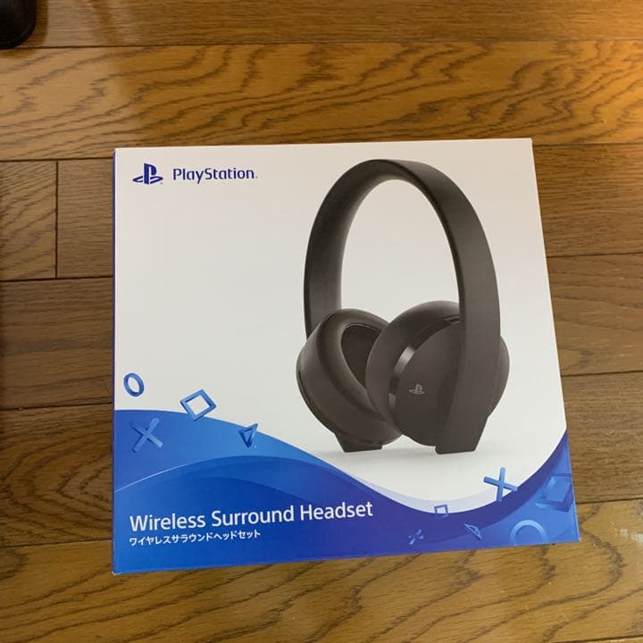 ヘッドホン SONY CUHJ-15007 SONY PS4 ワイヤレスサラウンドヘッドセット（2018年モデル）を買った