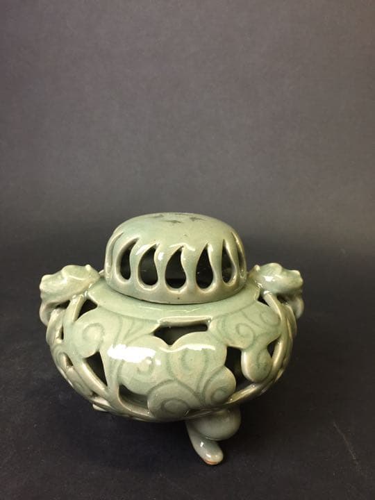 青磁香炉 象嵌  在銘 青磁香炉 中島宏（造）共箱 人間国宝 | 古美術ささき