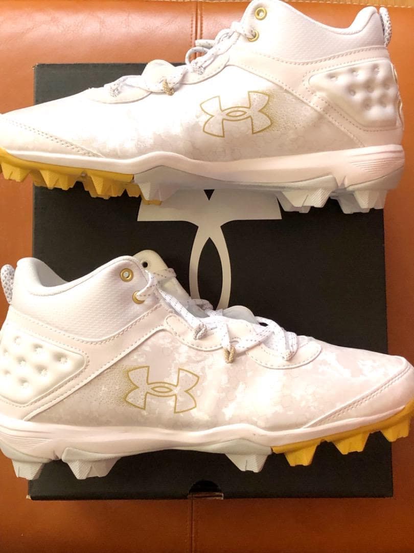 新品2026年USA国内限定☆アンダーアーマー野球ハーパー8MidRm28cm