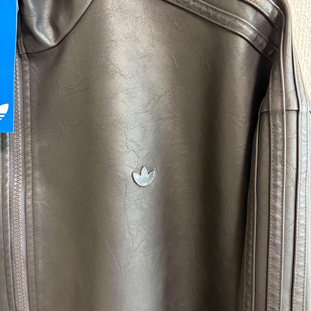 アディダス プレザー ファイヤーバード オーバーサイズ トラックトップ