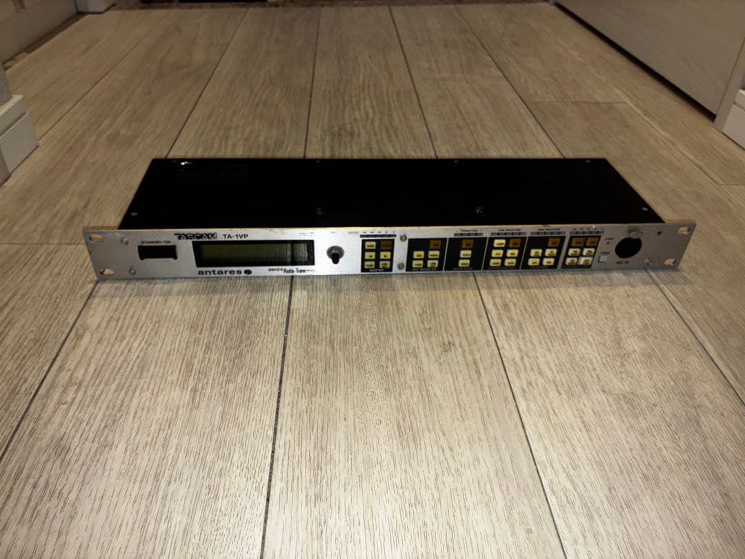 TASCAM TA-1VP オーディオプロセッサー TA-1VP | antares Auto-Tune Evo搭載マイクプリアンプ | TASCAM (日本)