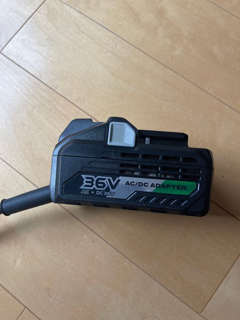 お盆特別値下げ日立AC/DCアダプター36