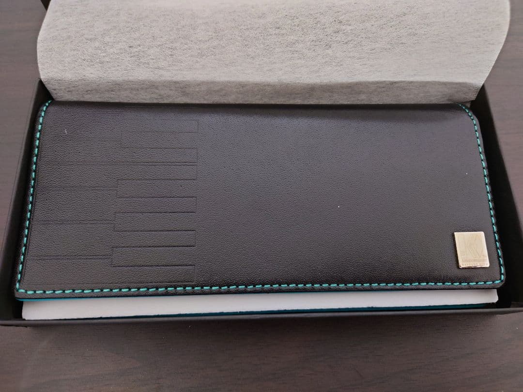 初音ミク 本革長財布 10周年記念 - メルカリ