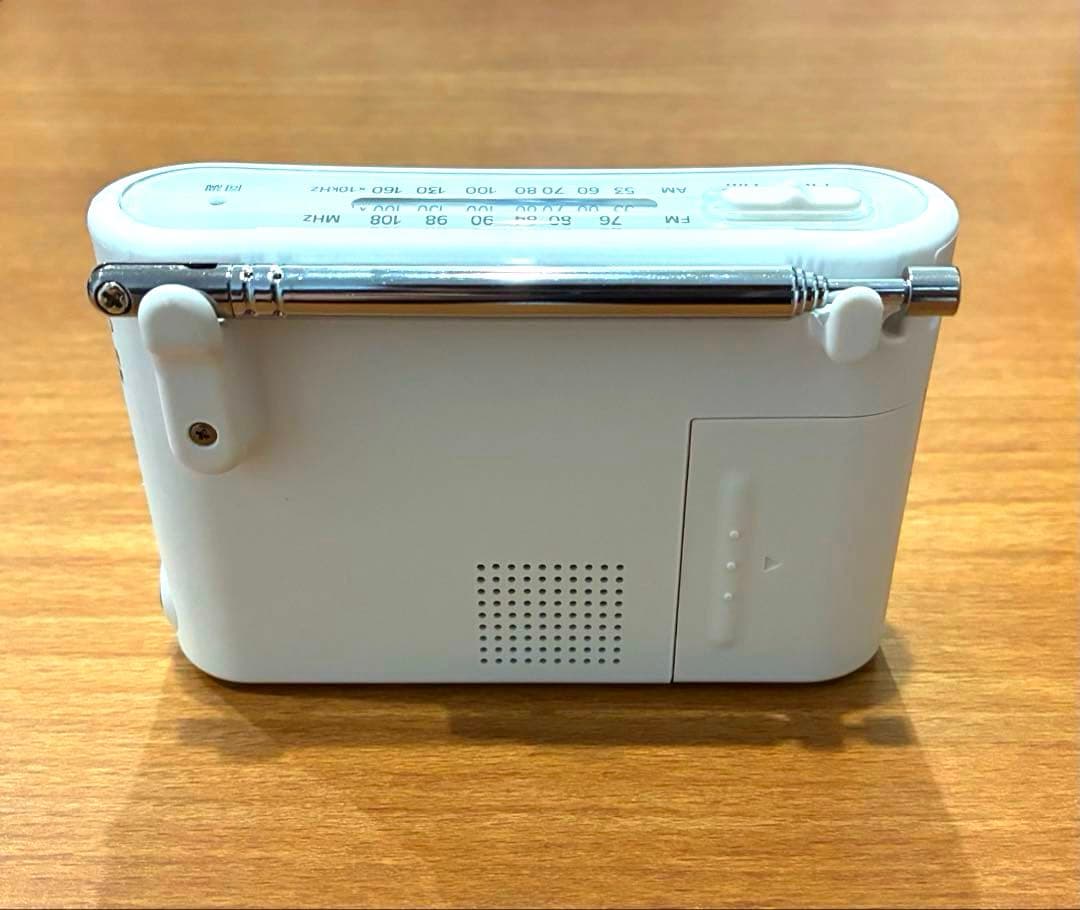 ソニー FM/AMハンディーポータブルラジオ ホワイト ICF-51/W【軽量
