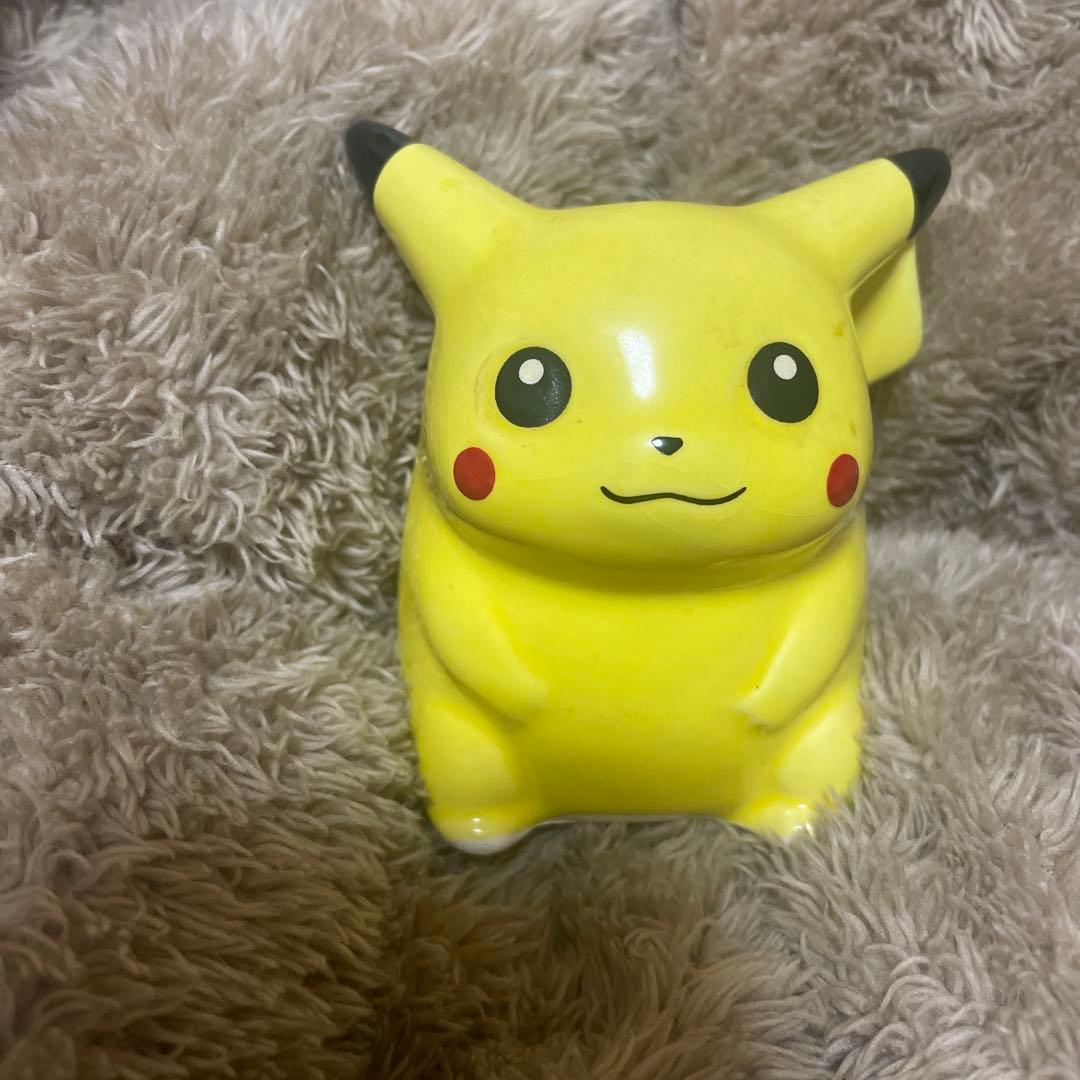 レトロ初代ピカチュウ】貯金箱 - メルカリ