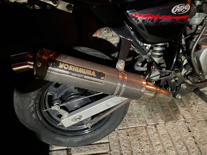 希少ヨシムラ チタンサイクロンマフラー エイプ50、100 - メルカリ