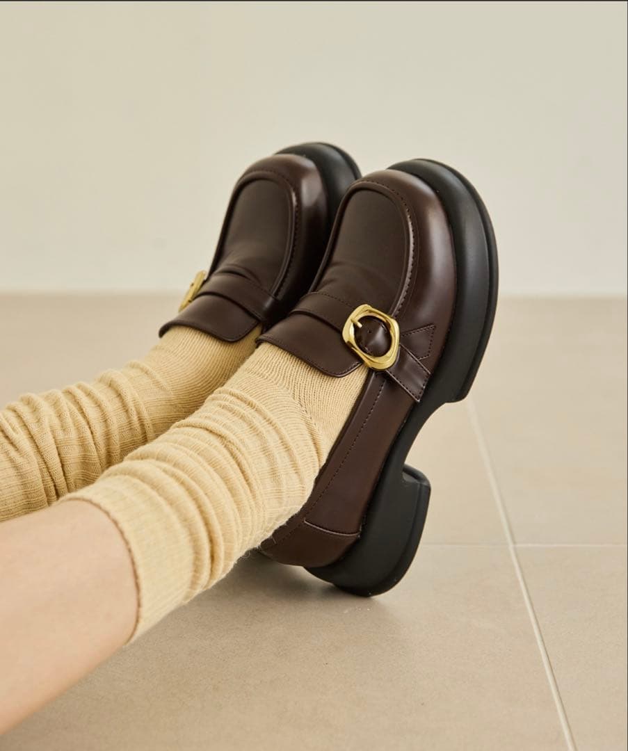 きりまる OLUN ニュアンスバックルローファー ブラウン Lサイズ - メルカリ