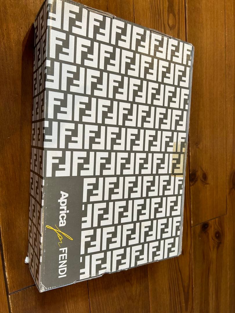 FENDI×アップリカ抱っこ紐 箱、取説付き