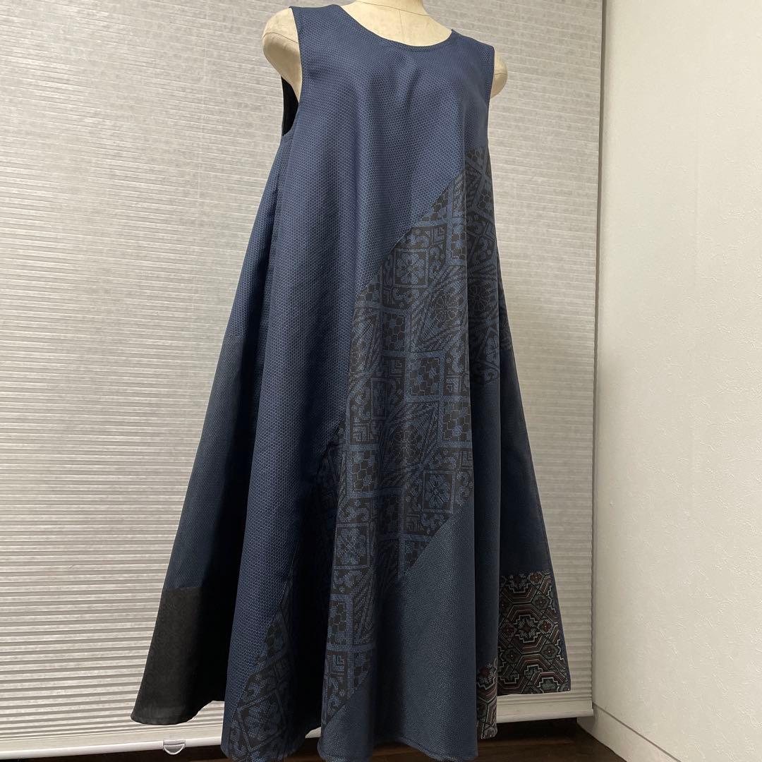 着物ワンピーステントラインロング丈《12》大島紬(証紙付き)等M〜L［紺系］