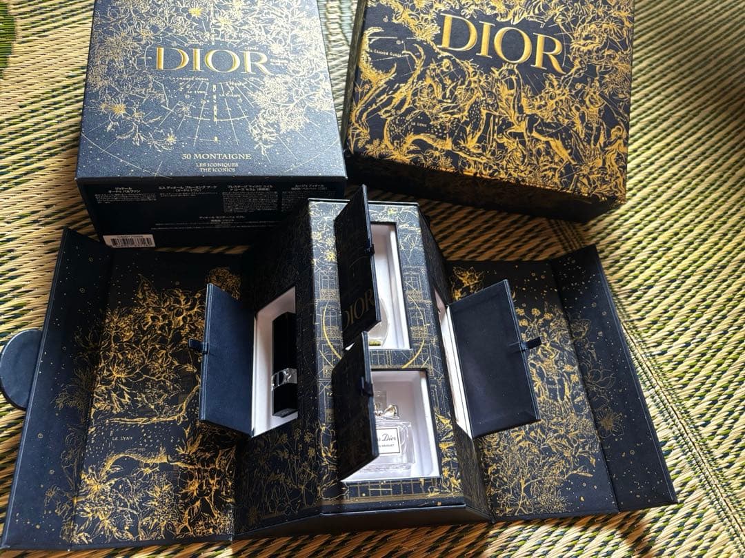 Dior アドベントカレンダー 2022 ディオール ディオールから豪華「アドヴェント カレンダー」登場！ リップや