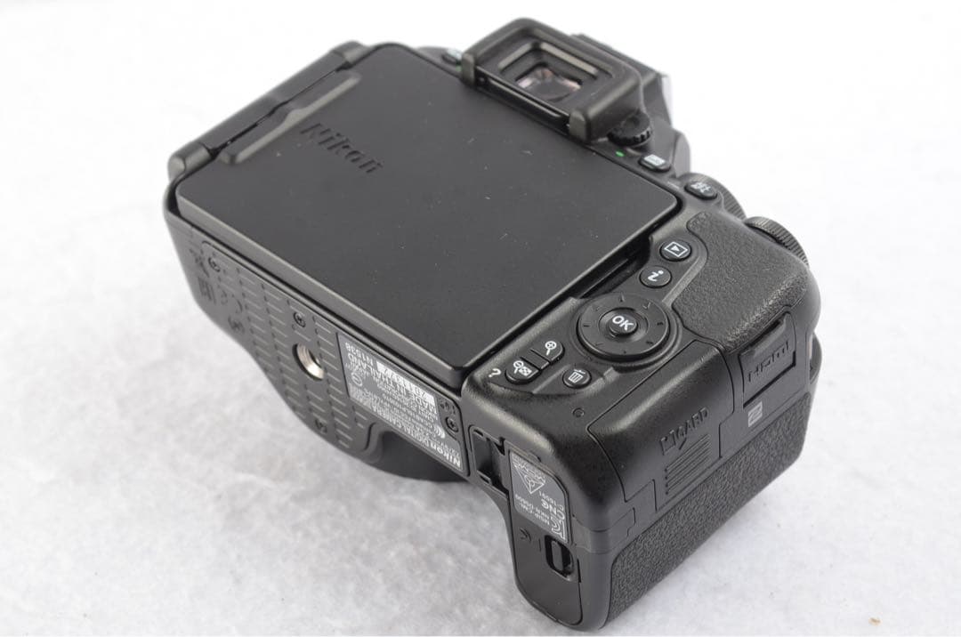 Nikon D5600 18-55 VR レンズキット 《 S数5870回！ 》