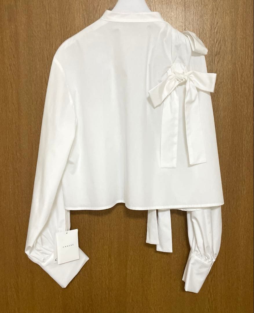 新品未使用】CADUNE カデュネ りぼんショートブラウス ご専用 - メルカリ