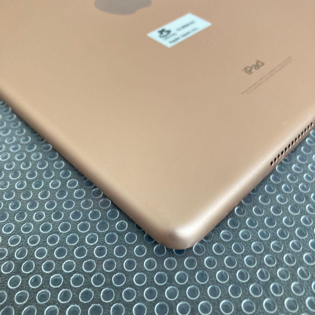 1037 美品☆電池ほぼ新品☆iPad6 第6世代 32GB WIFIモデル☆の通販はau