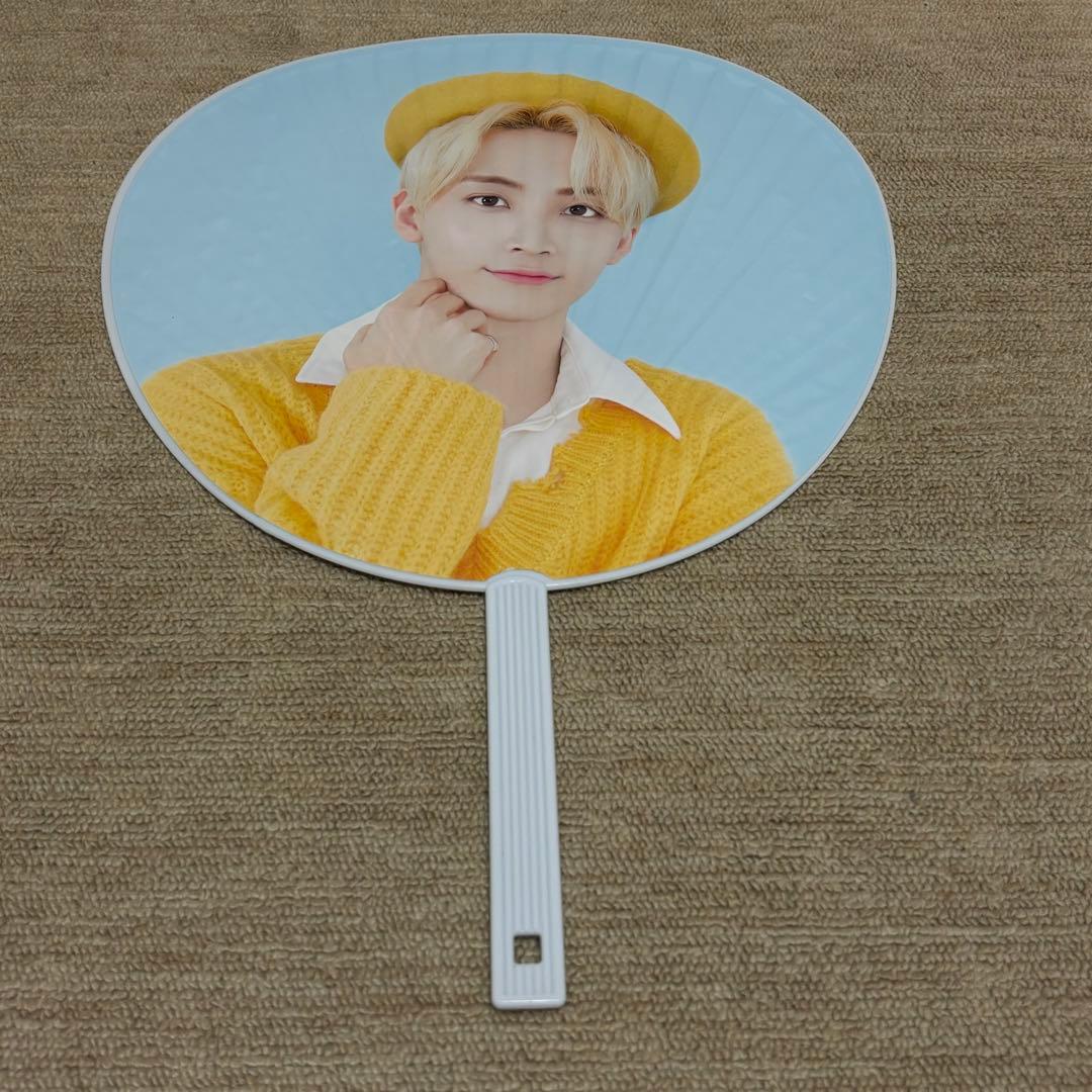 SEVENTEEN ジョンハン HANA うちわ - メルカリ