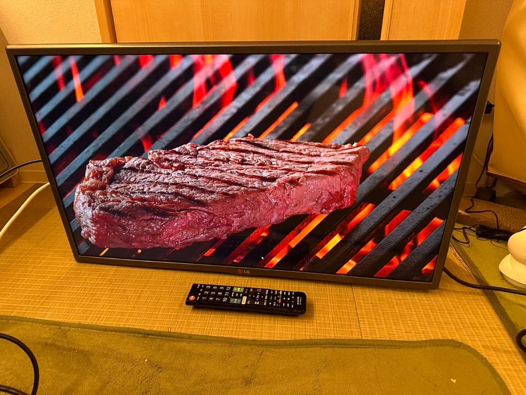 LG 32型テレビ32LB5810 2015年製 スタンド無 映り綺麗極美品！