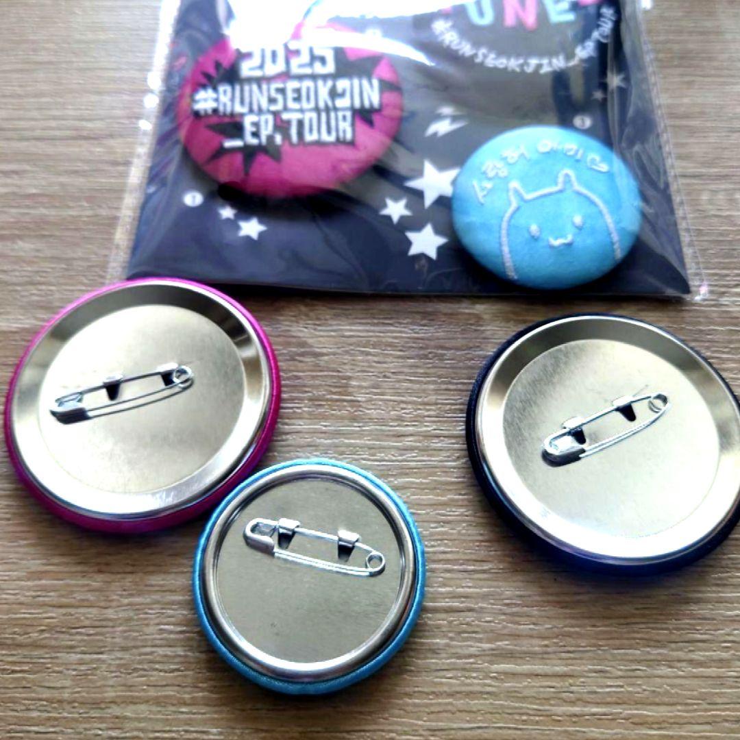 BTSジンツアー】刺繍缶バッジセット ロゴバージョン新品未開封 ラス1
