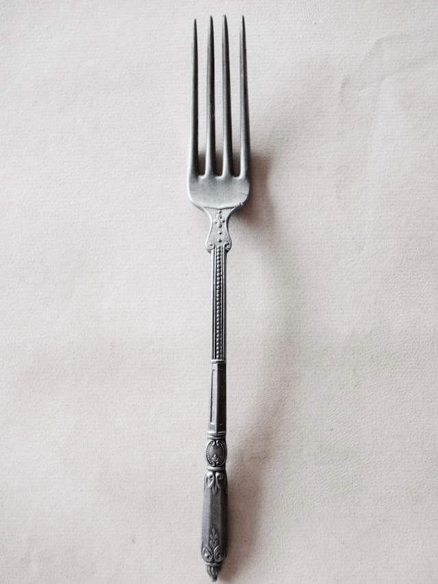 ラスト19世紀 france エタン ネオゴシックと縦長フォーク アンティーク