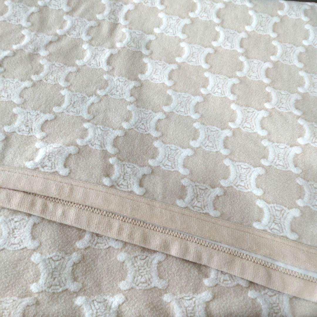 セリーヌCELINEトリオンフ綿毛布ベージュひざ掛けブランケット西川