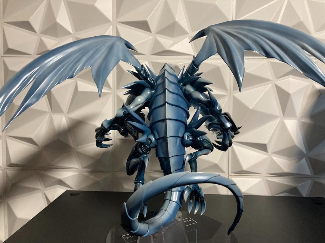 青眼の究極竜 フィギュア あみあみ ブルーアイズ・アルティメット