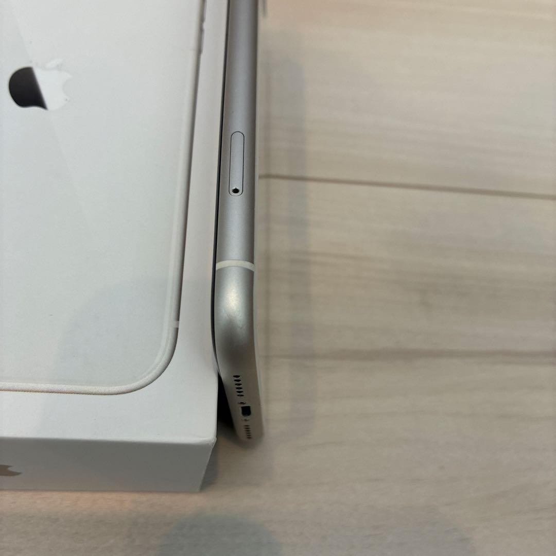 IPhone 11 64GB SIM フリー