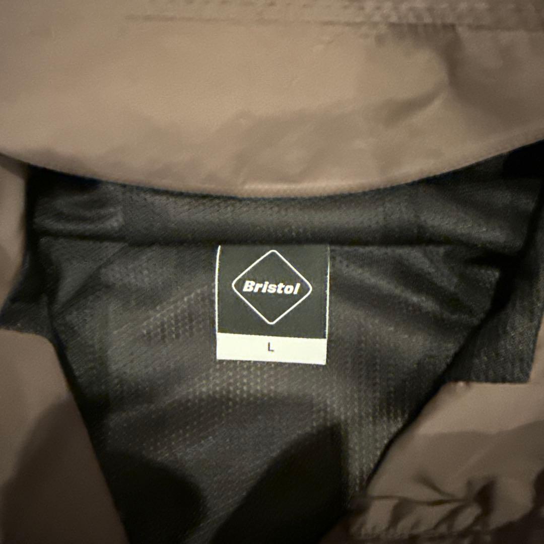 F.C.Real.Bristolナイロン上 カーキ✖️ベージュ サイズL - メルカリ