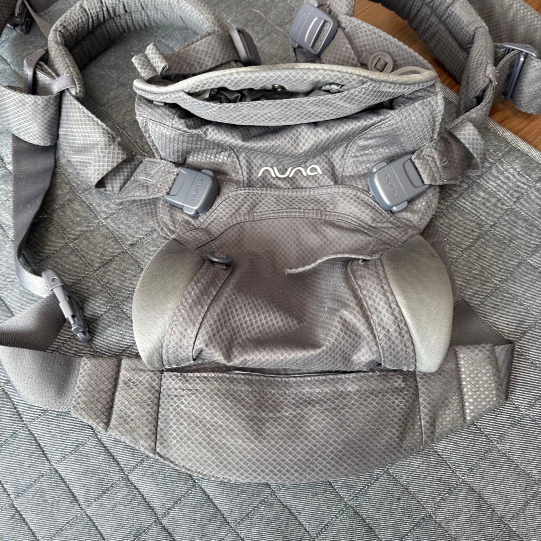 nuna メッシュ抱っこ紐 グレー カドルクリックの通販はau PAY