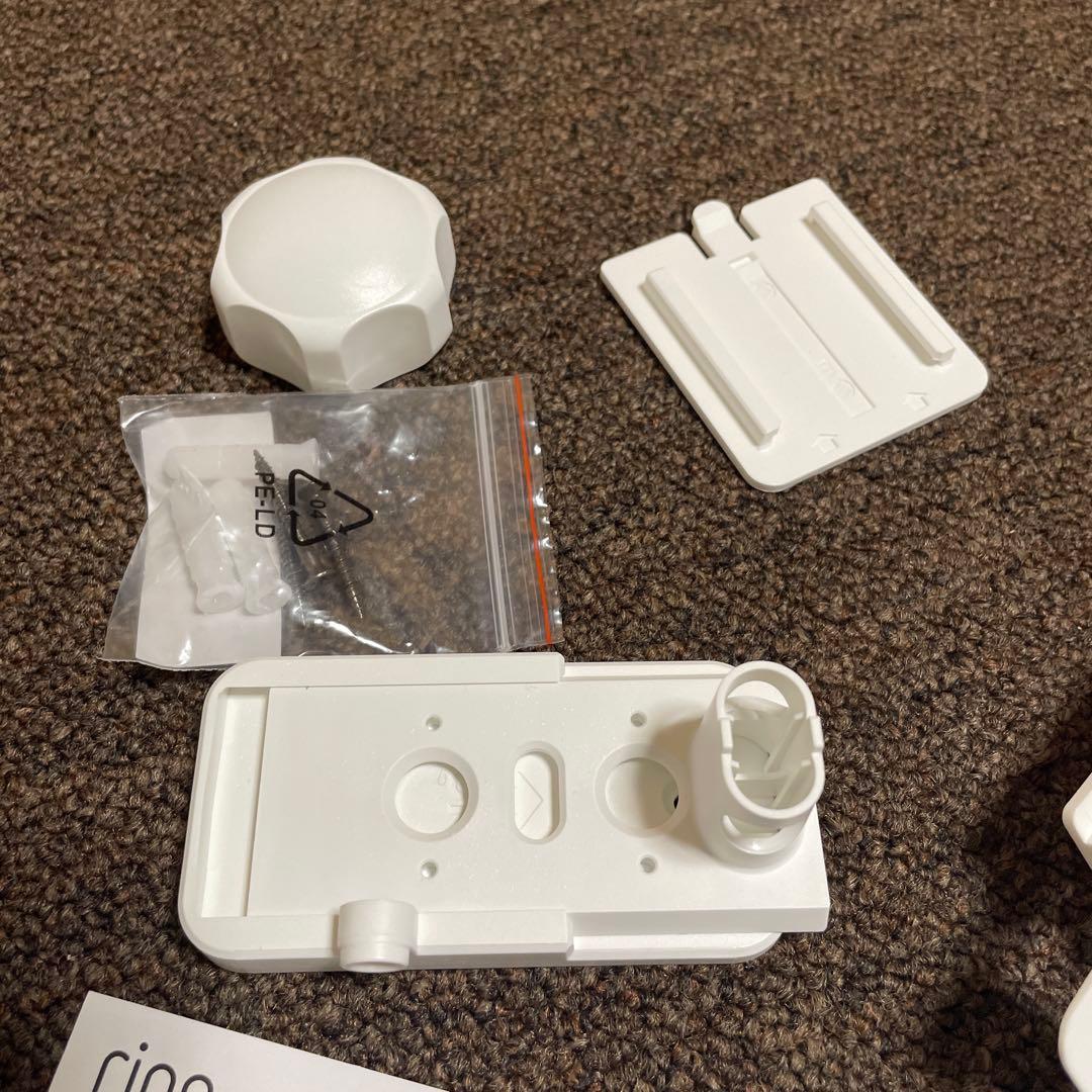 Ring 屋外用センサーライト付セキュリティカメラ+バッテリー+ソーラー