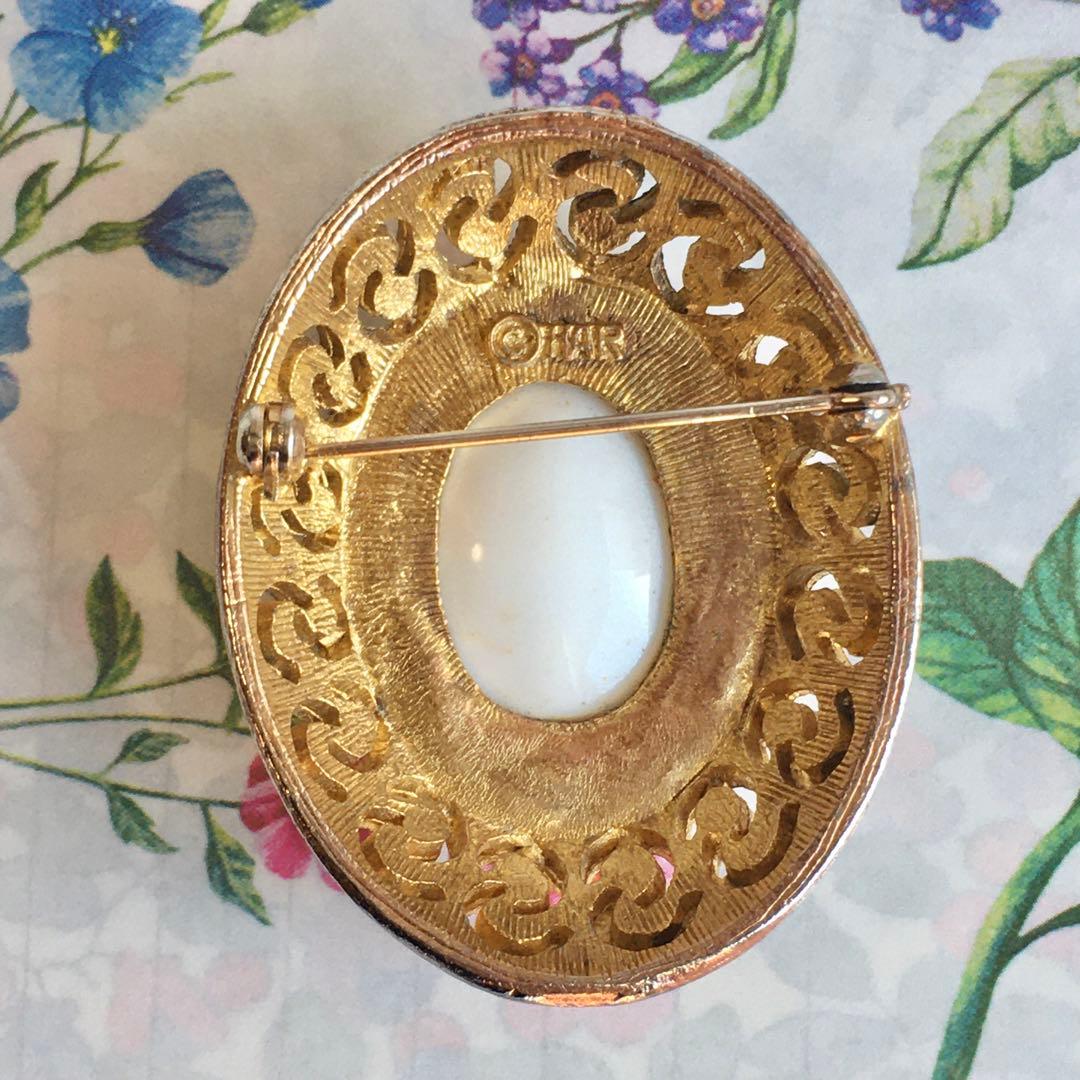 fumi様☆#4300 HAR ヴィンテージ ブローチ オーバル ミルクガラス