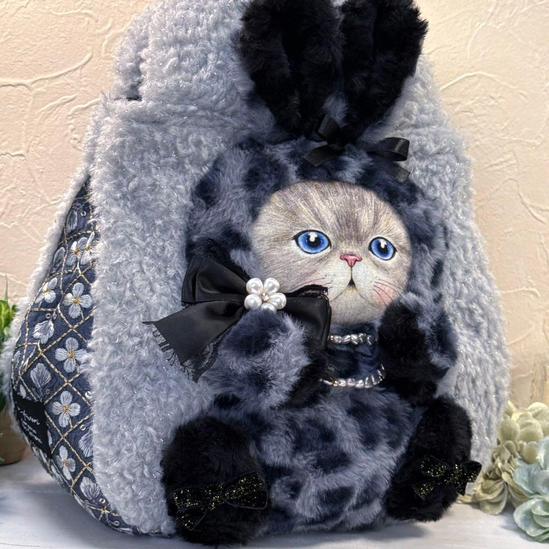 ト*助様 コヤンイサムチョン♡新作インド刺繍×豹柄ルミちゃんの変形ラウンドトート ト*助様 コヤンイサムチョン♡新作インド刺繍×豹柄ルミちゃん