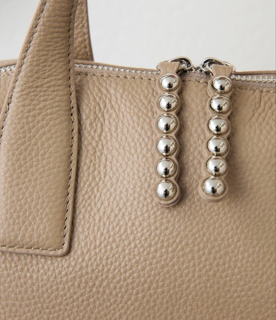 ぎゅー様専用】イアパピヨネ スタッズボストンバッグ トープ - メルカリ