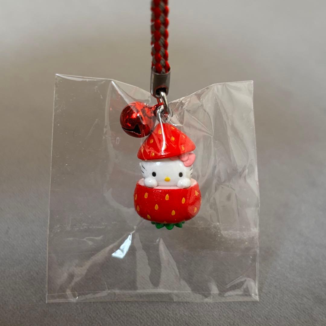 博多あまおうキティ 根付け ご当地キティ レアデザイン 苺 いちご 福岡の名産品「あまおういちご」「博多明太子」とハローキティがコラボ