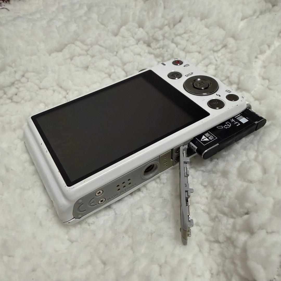 CASIO EXILIM EX-Z900 ホワイト コンパクトデジタルカメラ - メルカリ