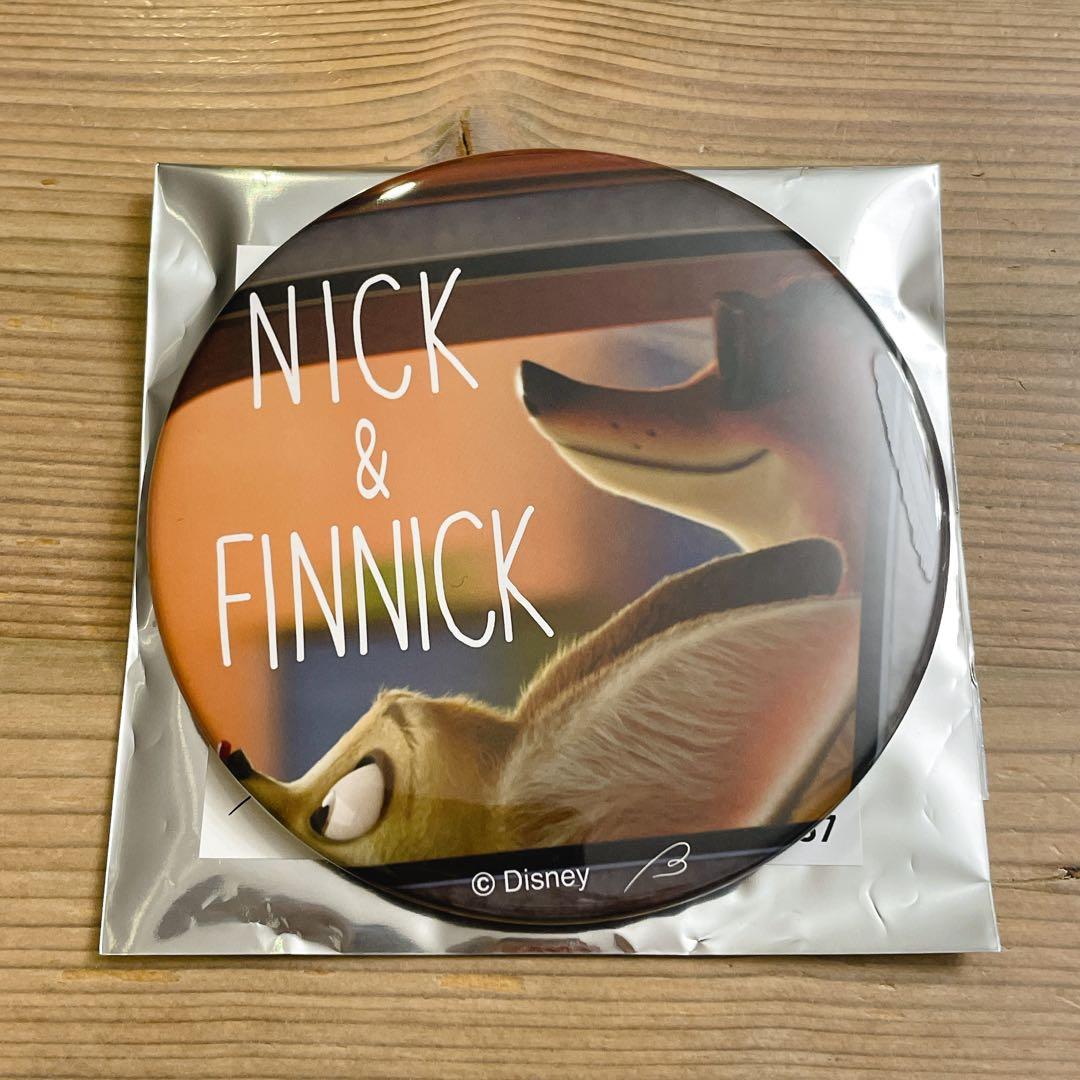 ニック フィニック スタンド付き缶バッジ ズートピア - メルカリ