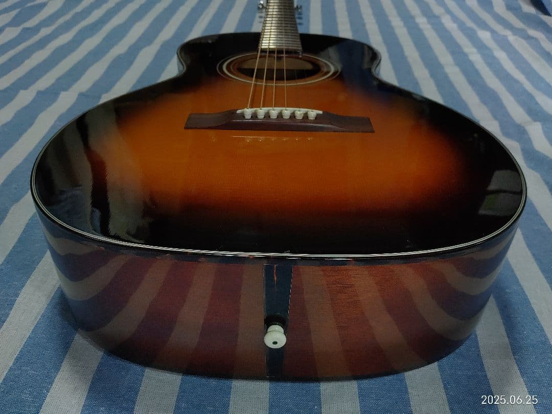 Morrisの12フレットジョイントのNYスタイルギターMY-601tsです