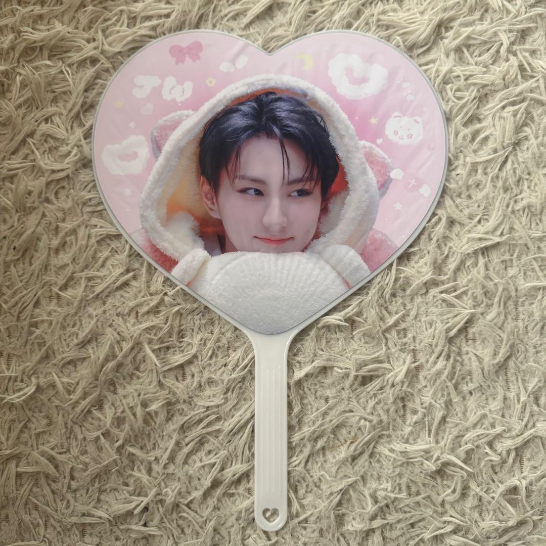 ジョンウォン cheering kit うちわ - メルカリ