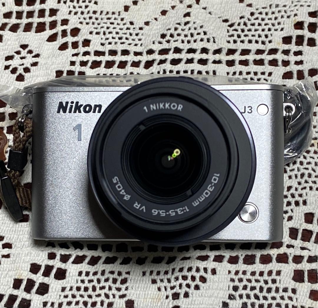 Nikon 1 J3 ミラーレスカメラ シルバーカメラケース付き Amazon | Nikon ミラーレス一眼 Nikon 1 J3 小型10倍ズームキット1