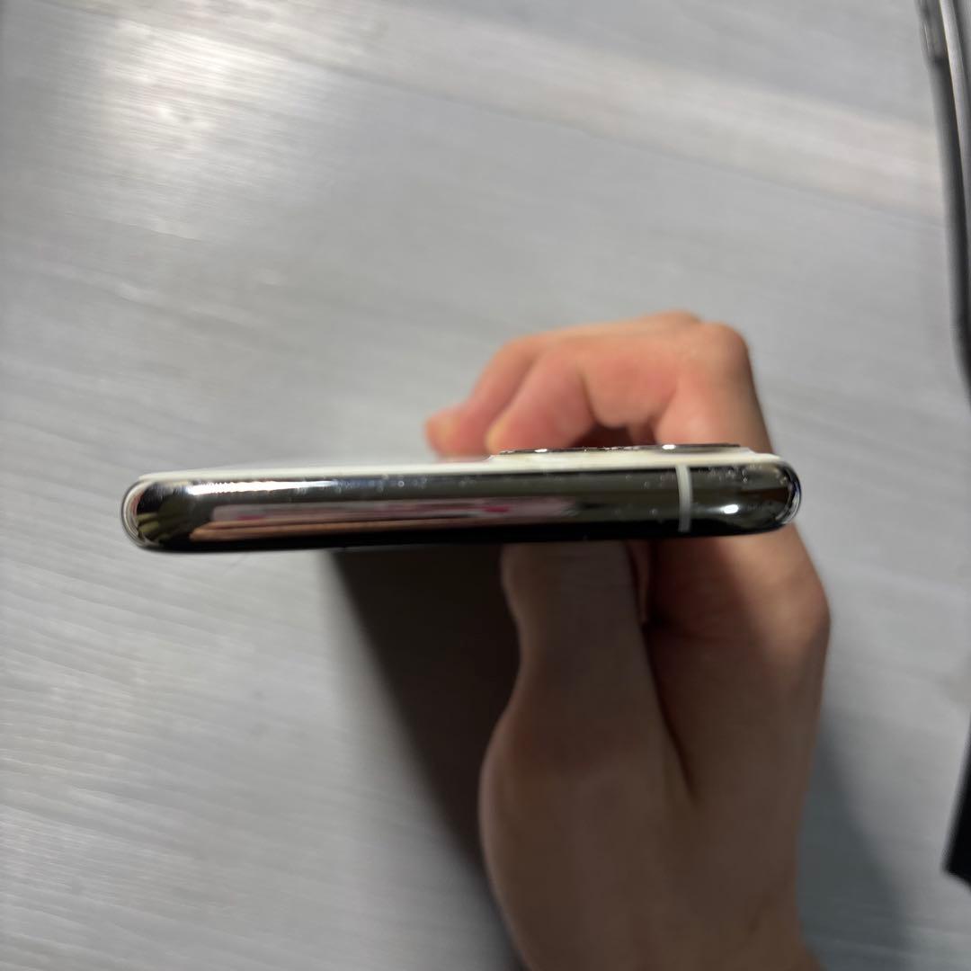 Apple iPhone 11 Pro 64Gシルバー 本体ケース付き - メルカリ